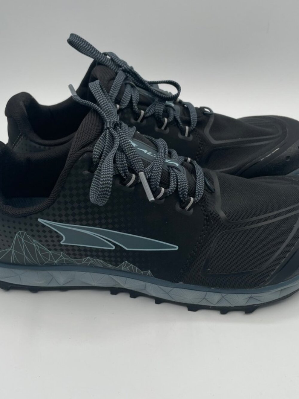 Altra Superior 4.5 Women's Size 9 Trail Running Shoes Black Foot Shape Gaiter Tr